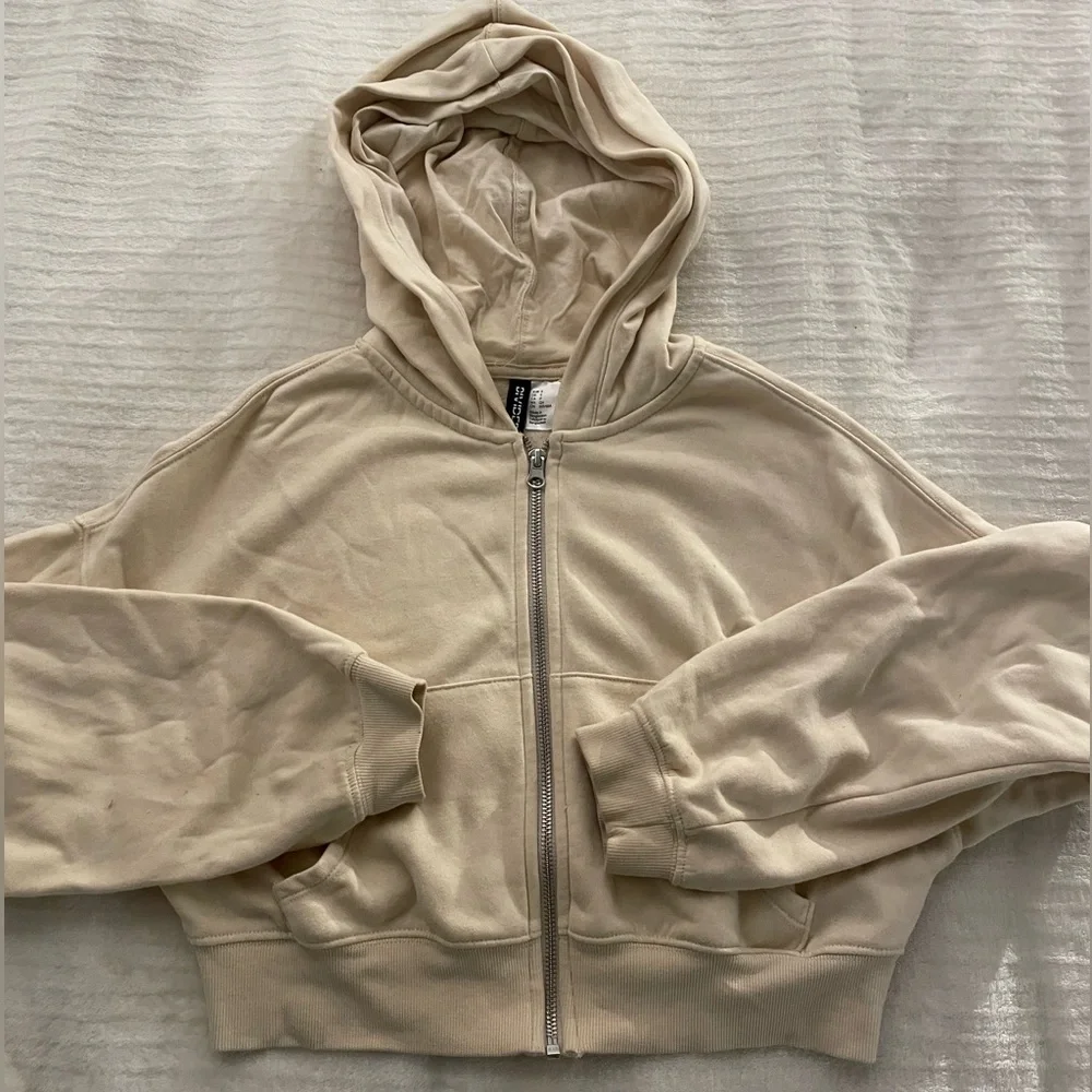 H&M Cropped Hoodie - Picture 1 of 3
